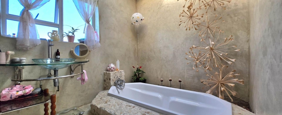 4 Bedroom Property for Sale in Franskraal Western Cape